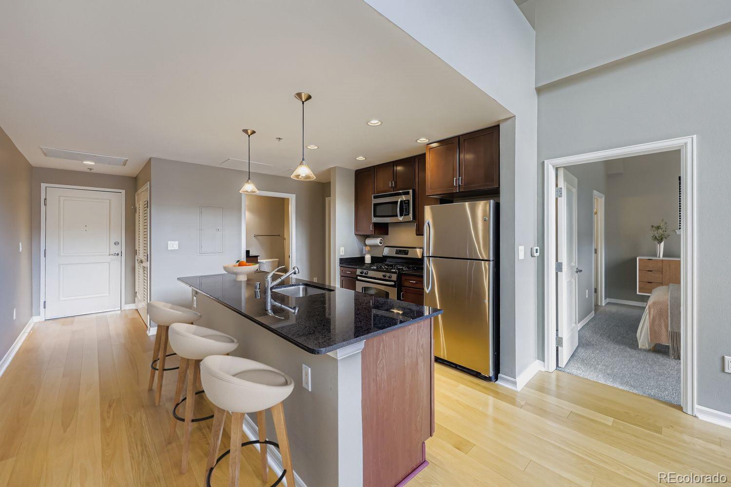 MLS Image #3 for 1975 n grant street 827,denver, Colorado