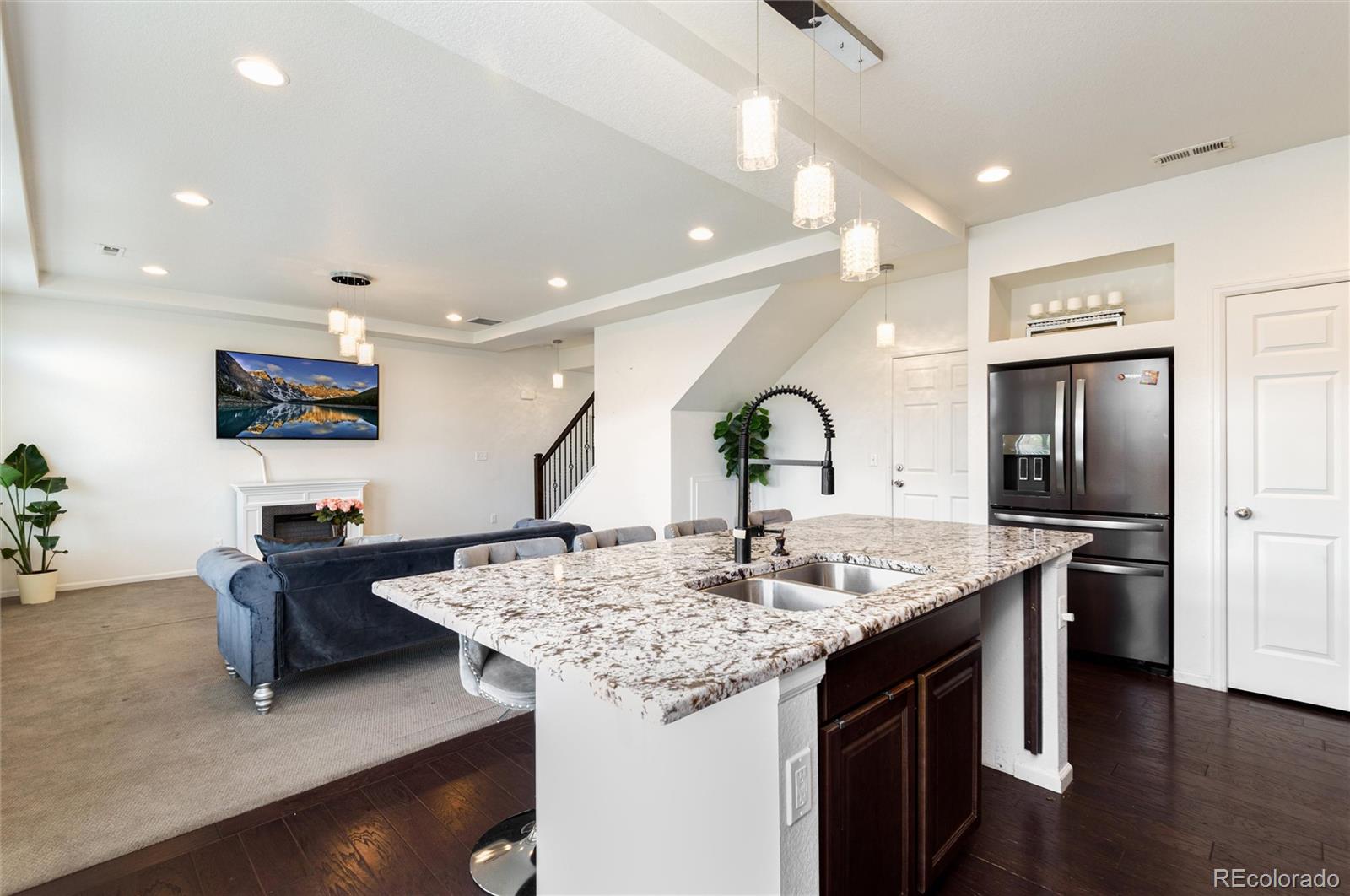 MLS Image #10 for 18295 e 52nd place,denver, Colorado