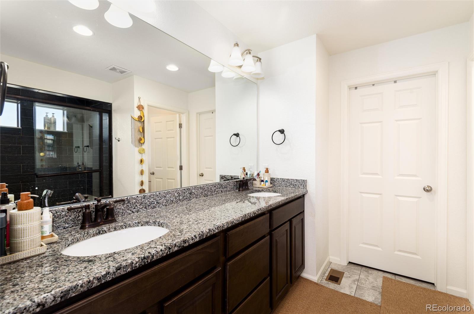 MLS Image #15 for 18295 e 52nd place,denver, Colorado