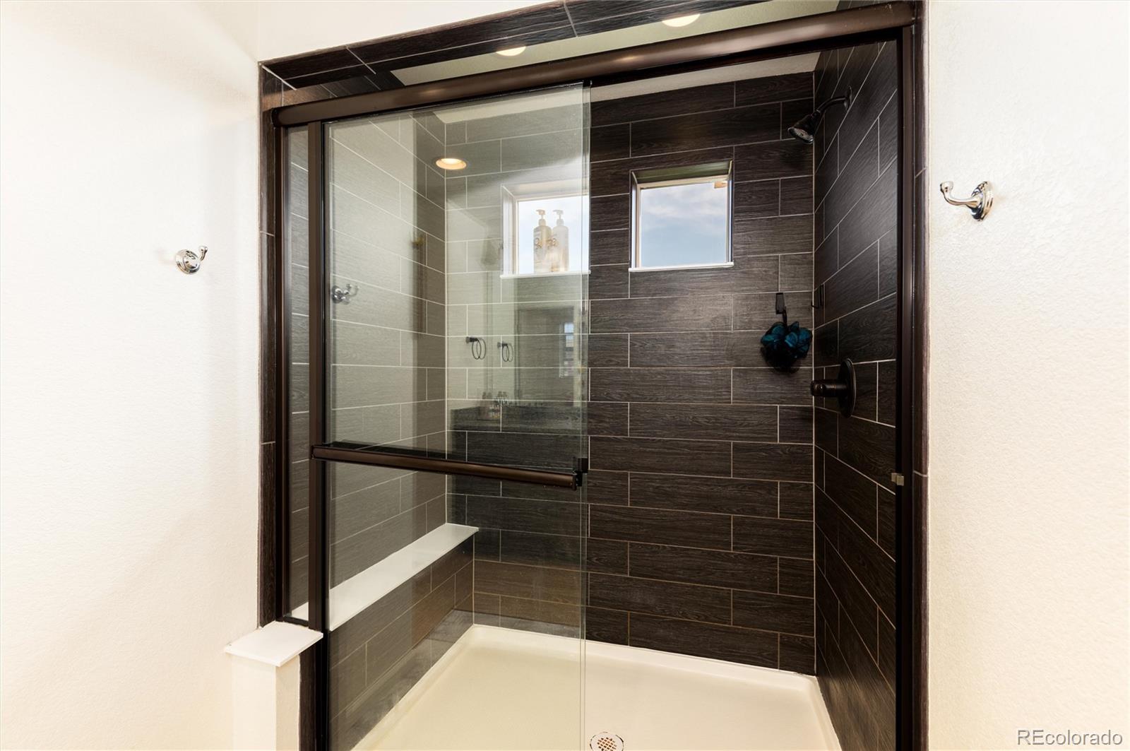 MLS Image #16 for 18295 e 52nd place,denver, Colorado