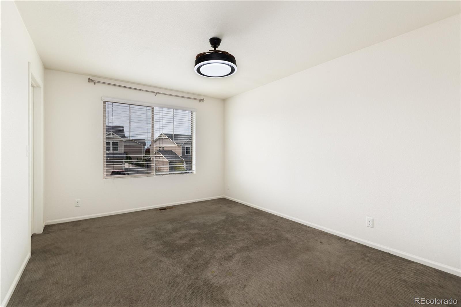MLS Image #18 for 18295 e 52nd place,denver, Colorado