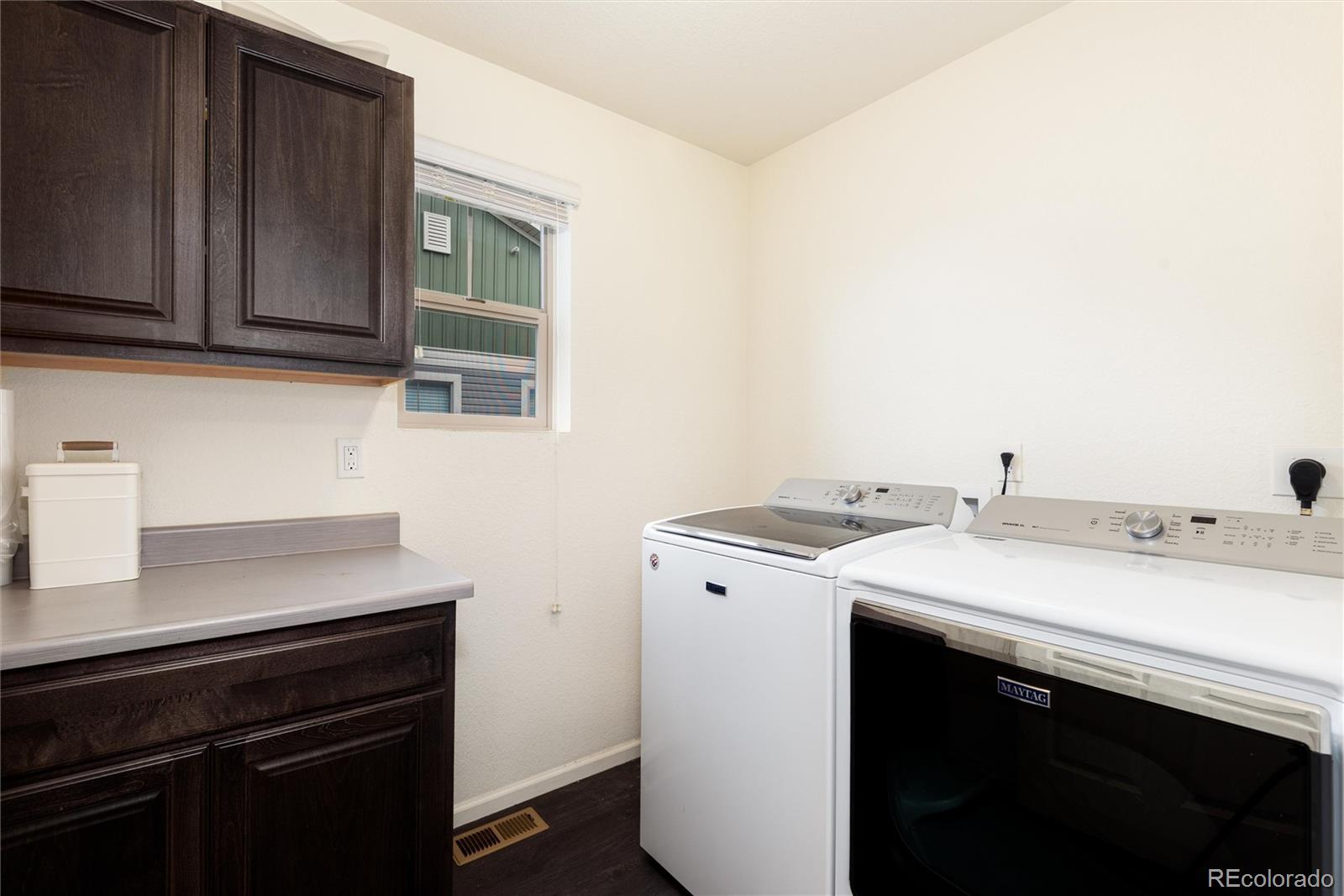 MLS Image #21 for 18295 e 52nd place,denver, Colorado