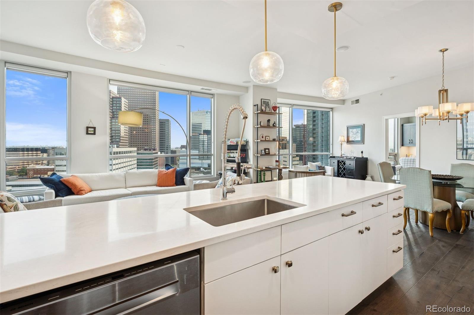 MLS Image #2 for 2001  lincoln street 1810,denver, Colorado