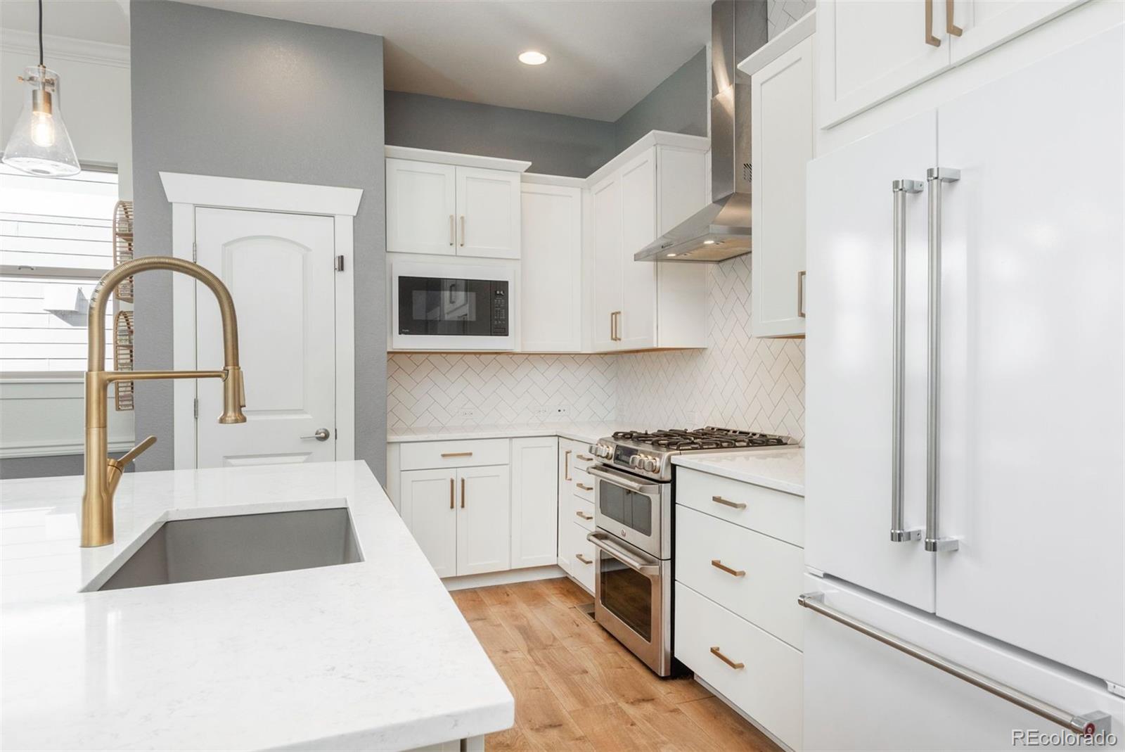MLS Image #2 for 8748 e 54th place,denver, Colorado