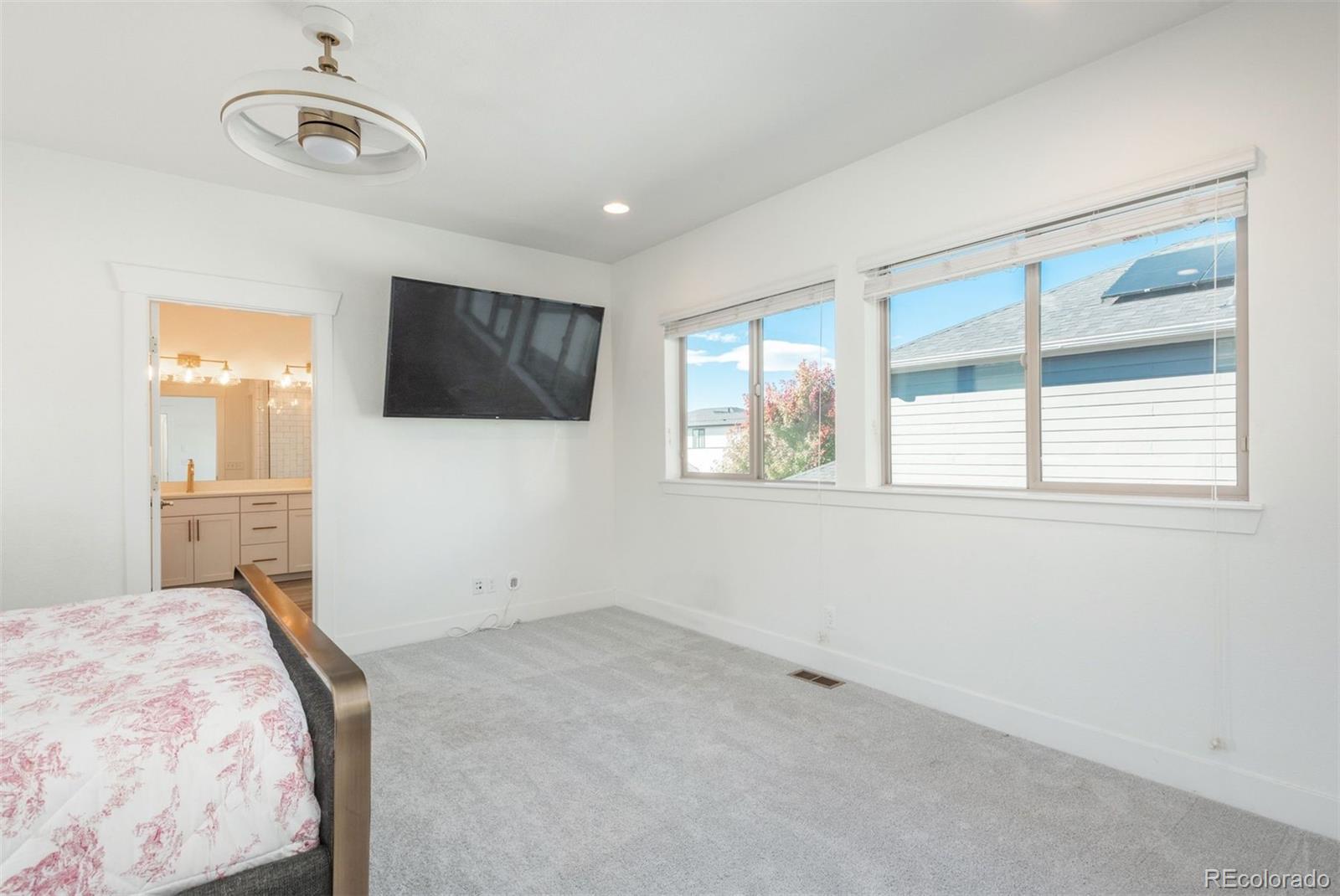 MLS Image #21 for 8748 e 54th place,denver, Colorado