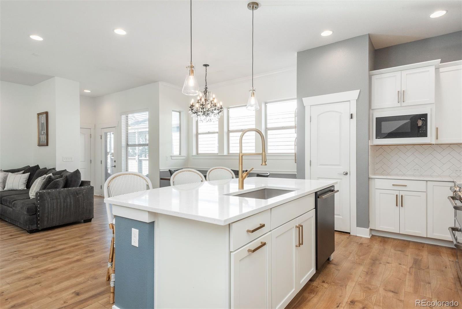 MLS Image #3 for 8748 e 54th place,denver, Colorado