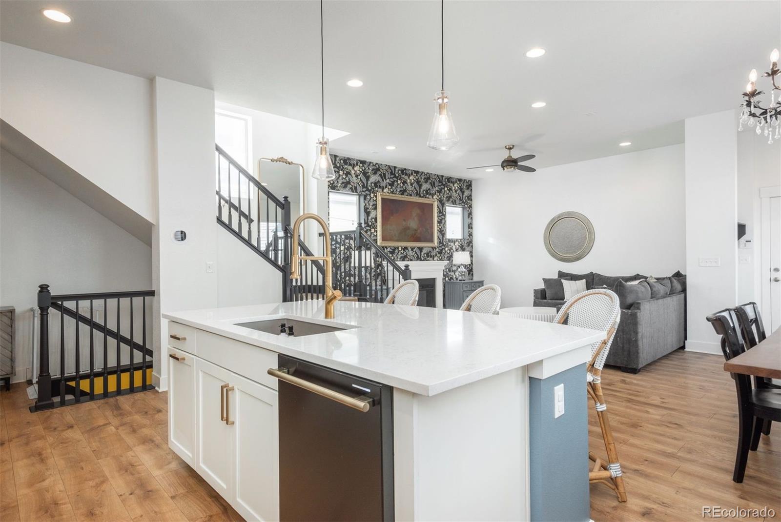 MLS Image #4 for 8748 e 54th place,denver, Colorado
