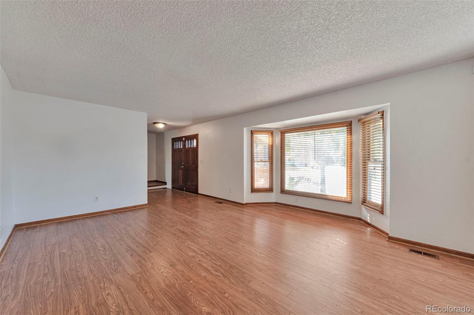 MLS Image #3 for 3136 s cathay circle,aurora, Colorado