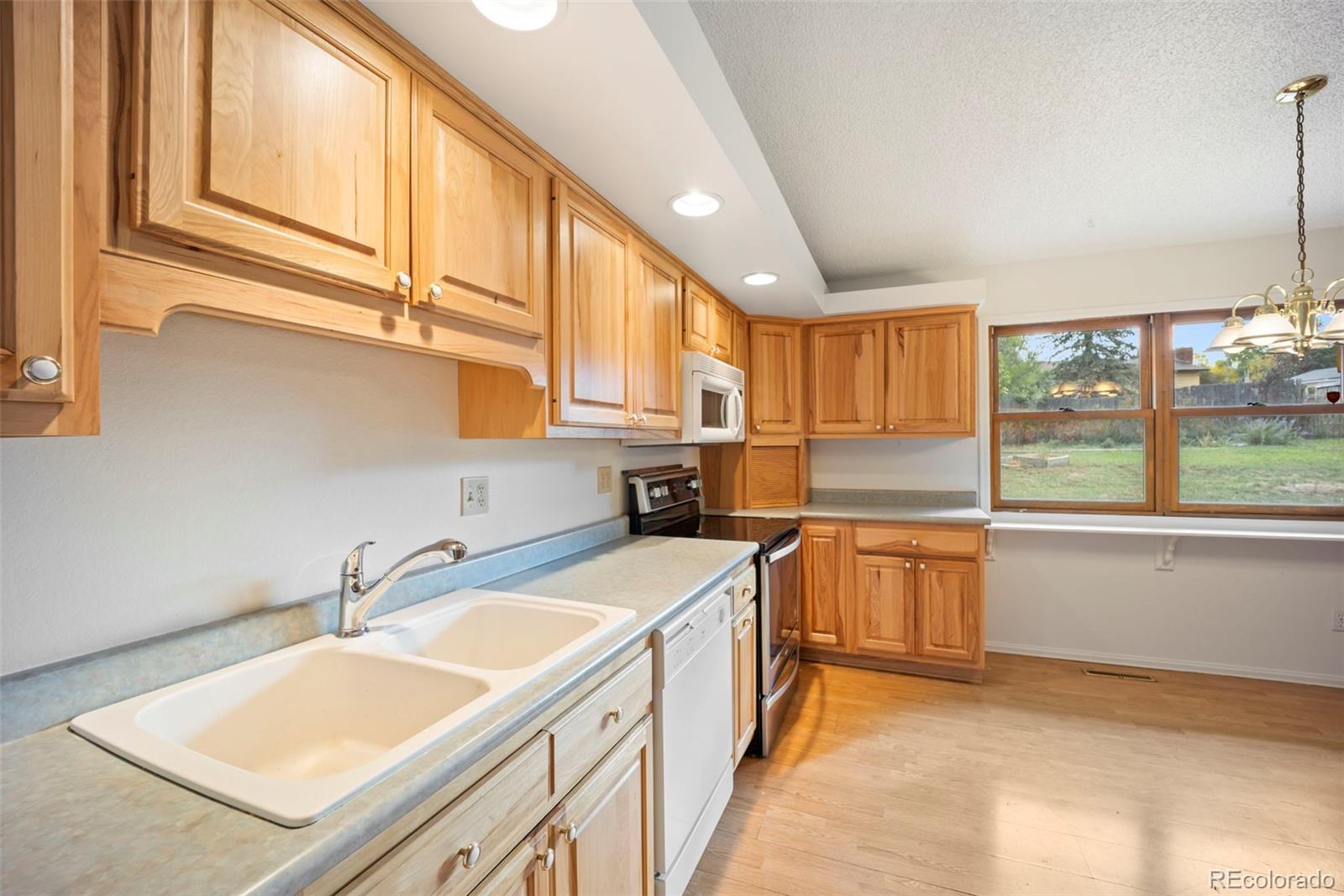 MLS Image #6 for 4615 n enchanted circle,colorado springs, Colorado