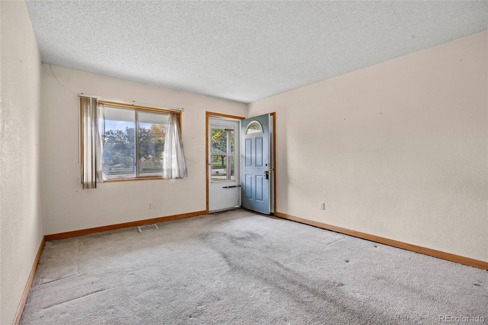 MLS Image #8 for 3061 s dahlia street,denver, Colorado