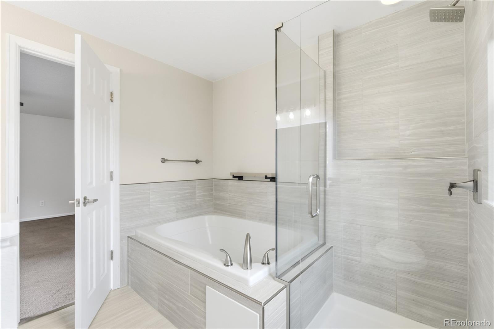 MLS Image #18 for 5315 s valdai street,aurora, Colorado