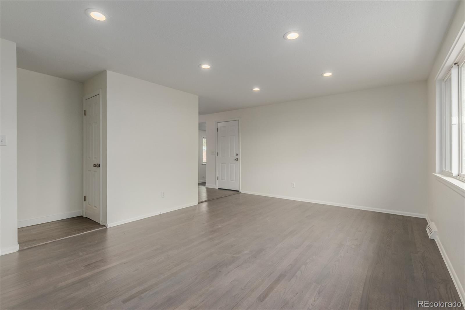 MLS Image #5 for 930  oak street,lakewood, Colorado