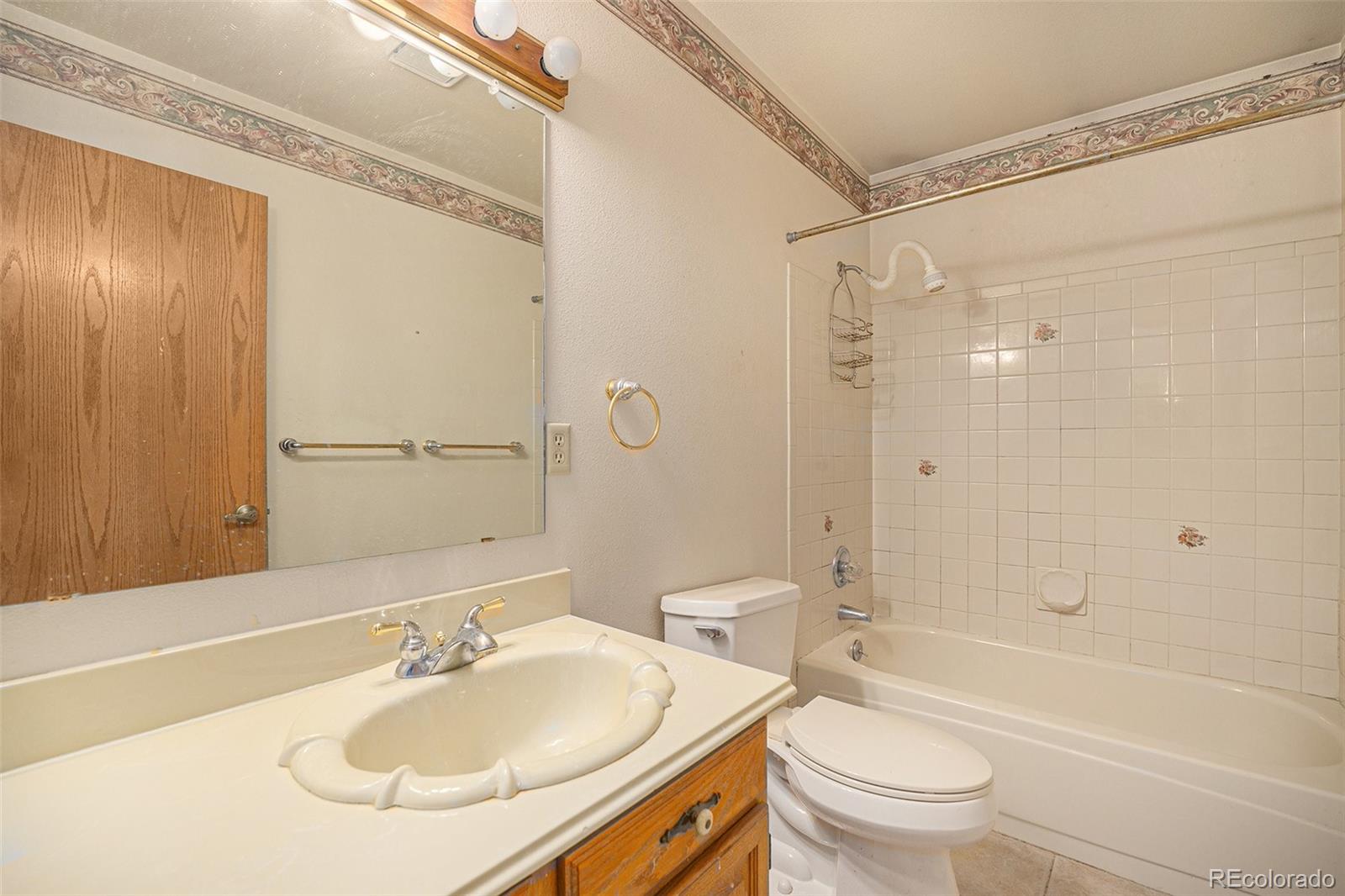 MLS Image #10 for 11813 w 17th avenue,lakewood, Colorado