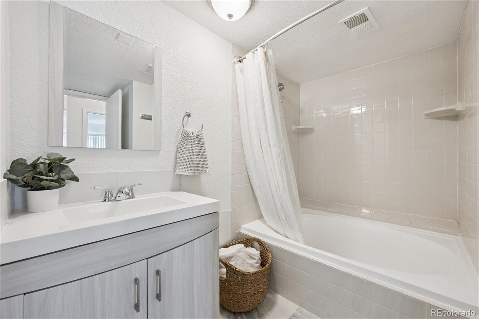 MLS Image #10 for 10785 w 63rd place,arvada, Colorado