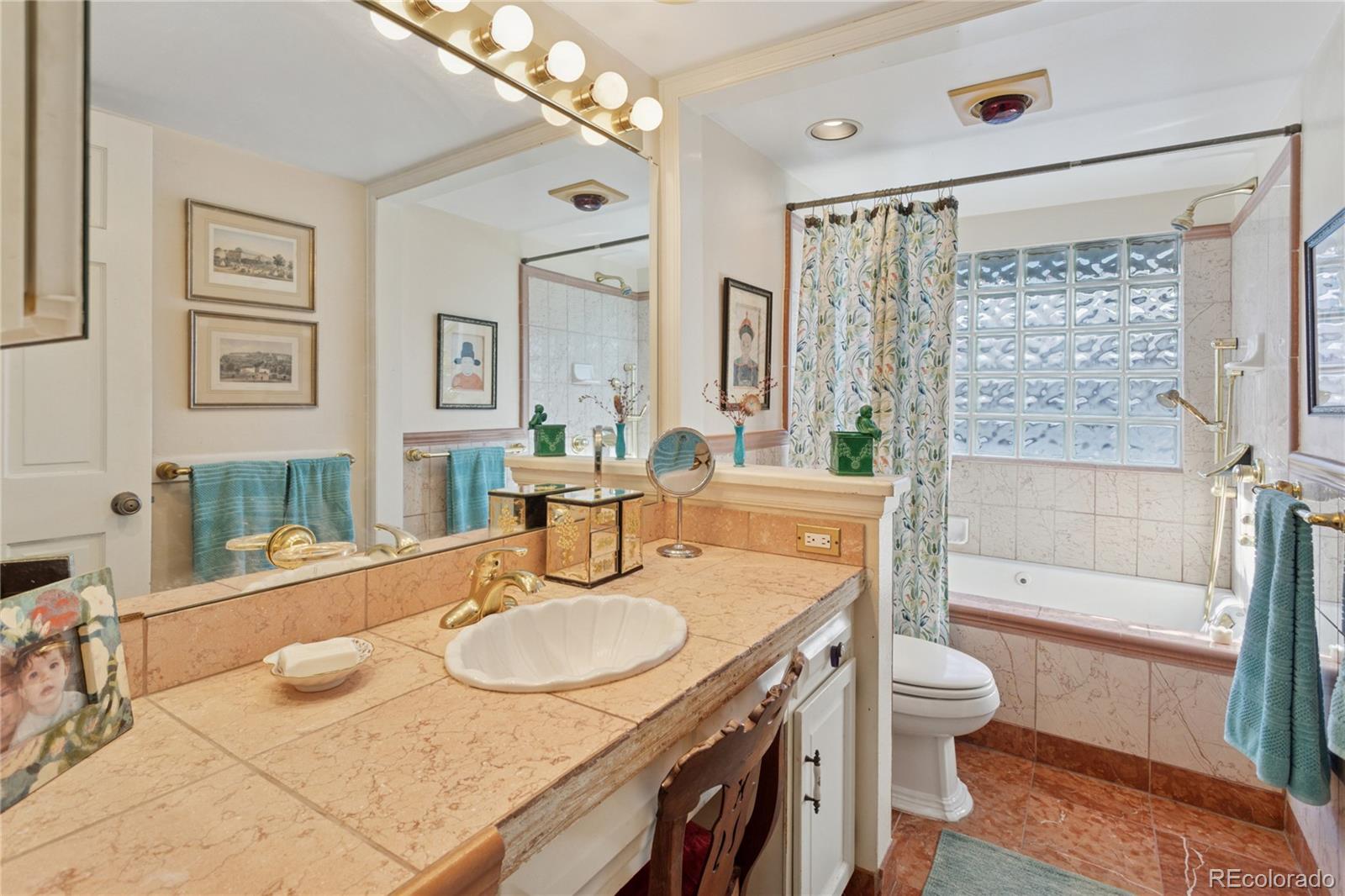 MLS Image #13 for 6121 s forest court,centennial, Colorado