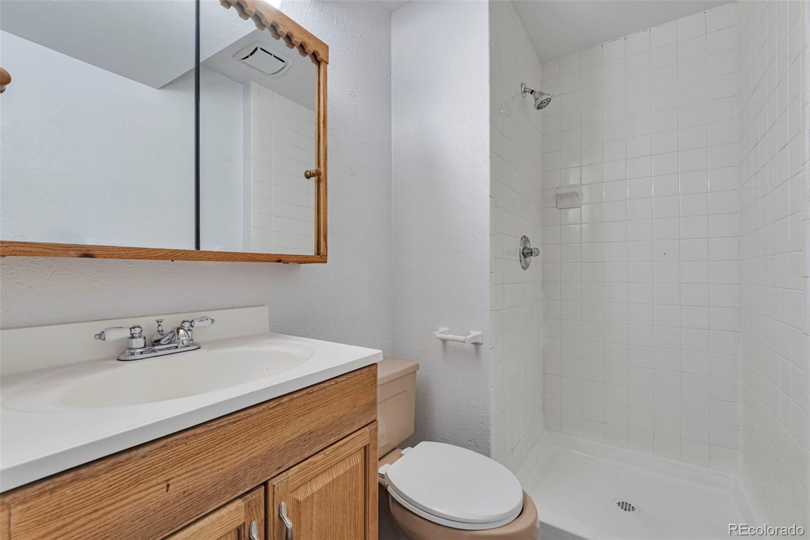MLS Image #12 for 3215 s granby way,aurora, Colorado