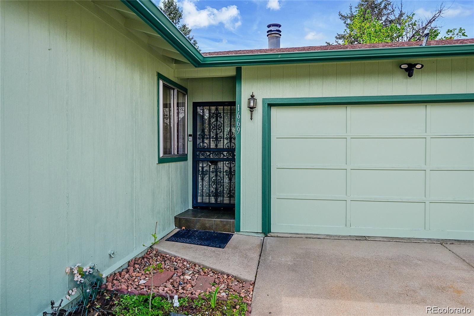 MLS Image #2 for 1669 s uvalda street,aurora, Colorado
