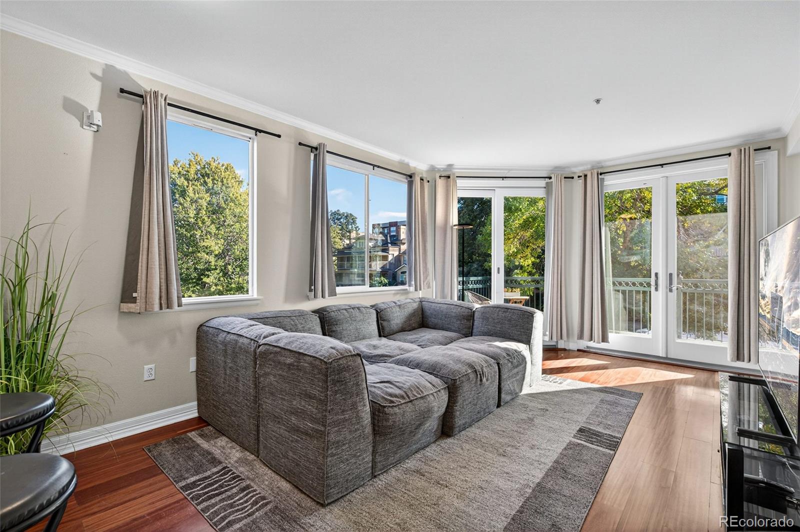 MLS Image #6 for 1705  gaylord street 108,denver, Colorado