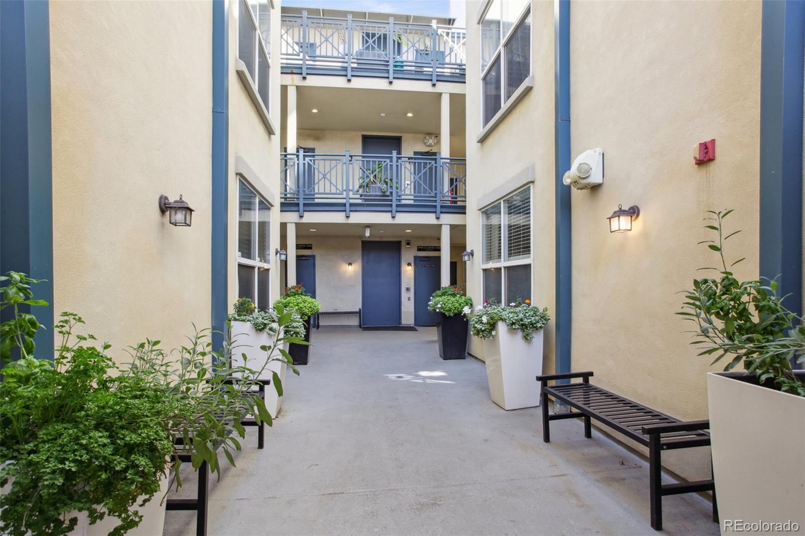 MLS Image #2 for 1747 n pearl street 106,denver, Colorado
