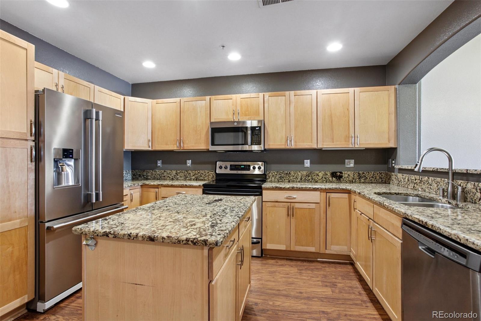 MLS Image #5 for 1747 n pearl street 106,denver, Colorado