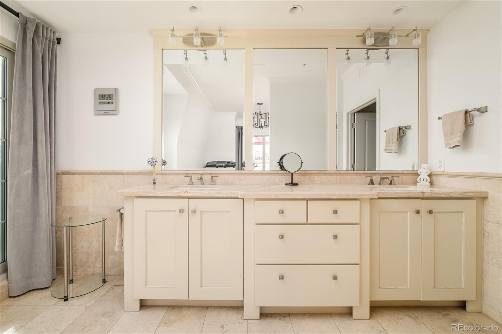 MLS Image #20 for 975 n lincoln street 14d,denver, Colorado