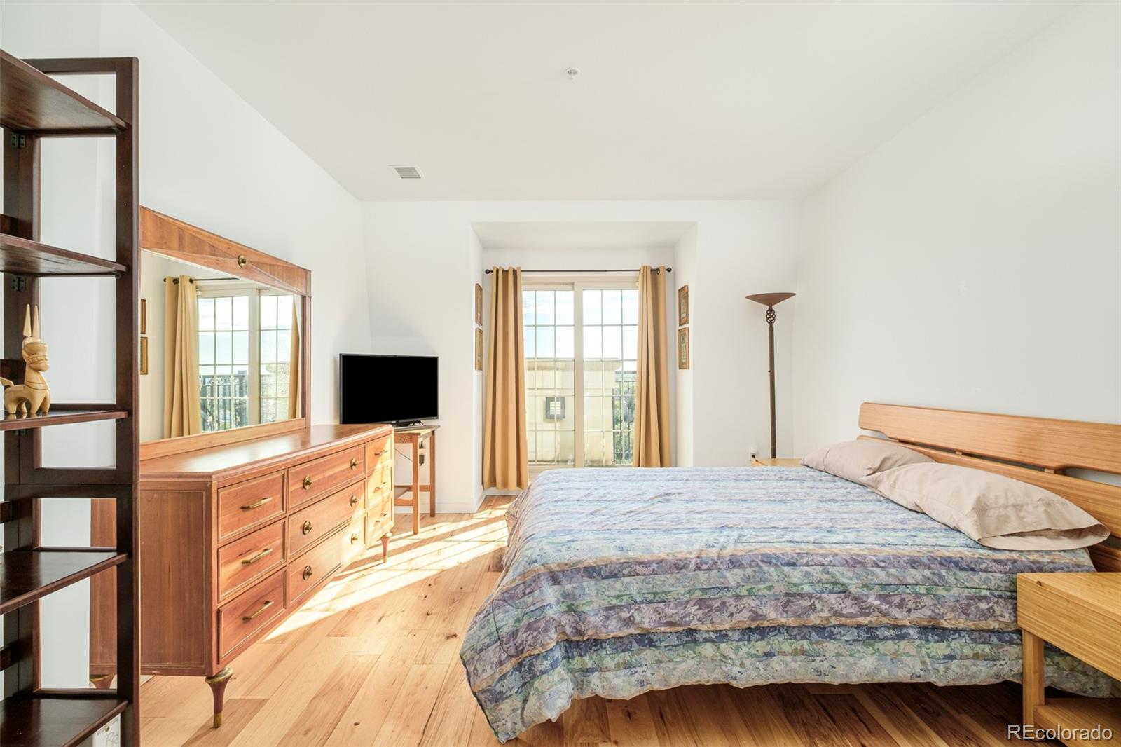 MLS Image #23 for 975 n lincoln street 14d,denver, Colorado