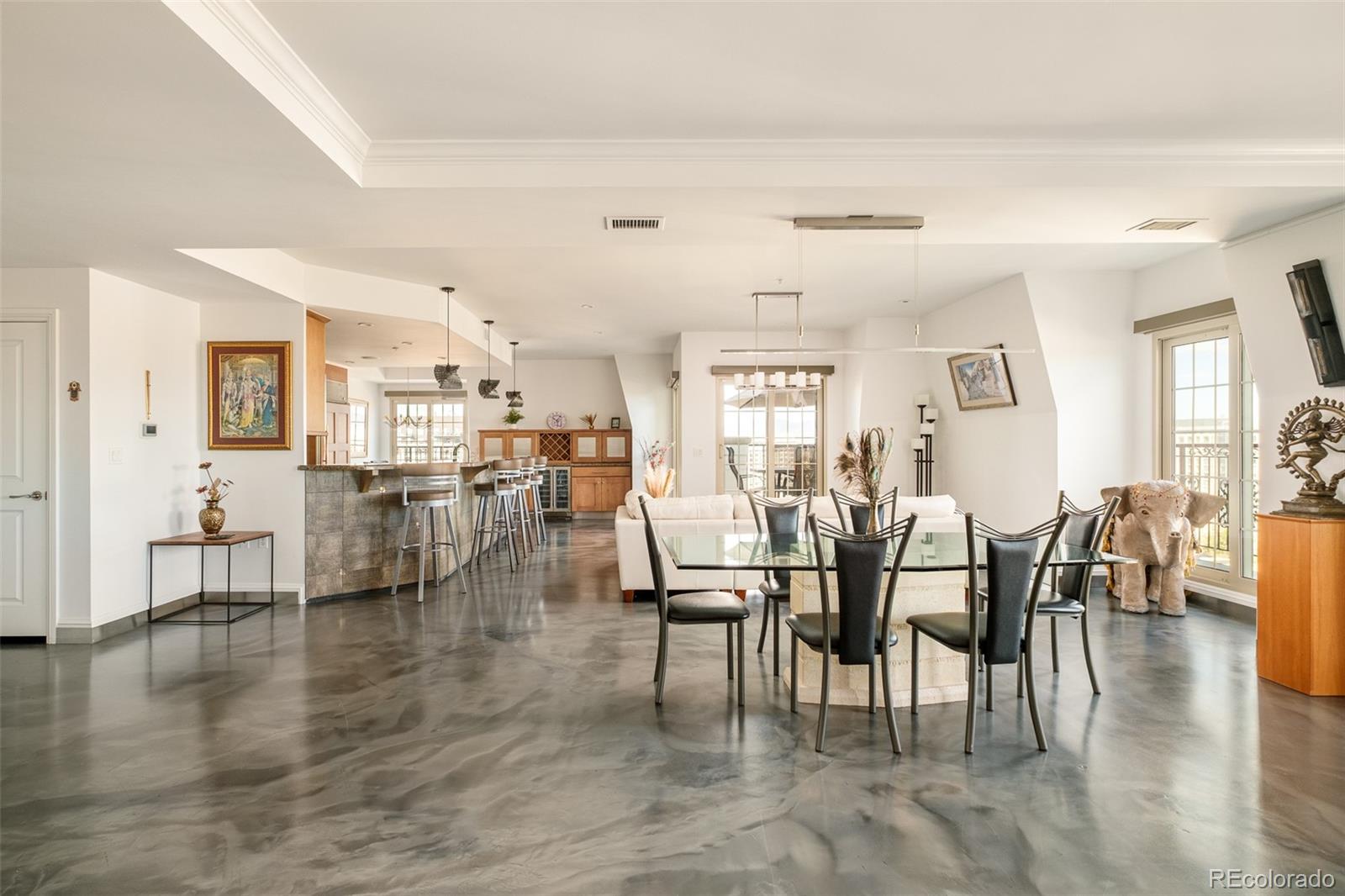 MLS Image #3 for 975 n lincoln street 14d,denver, Colorado