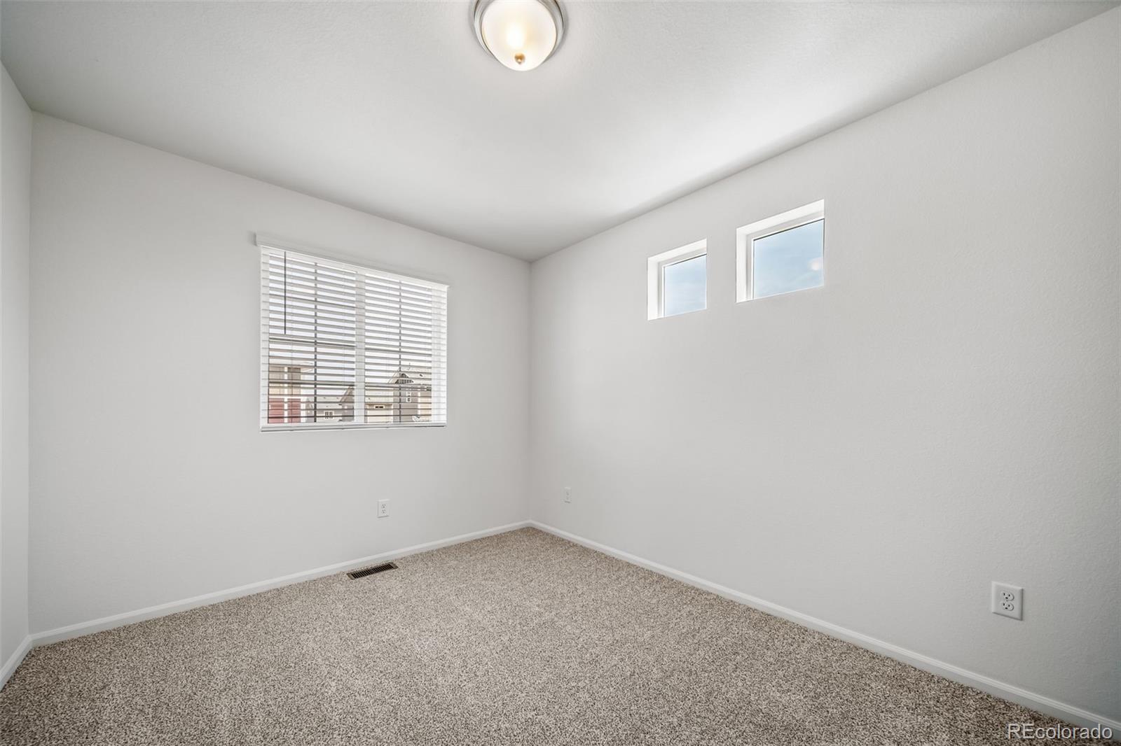 MLS Image #16 for 22294 e 39th avenue,aurora, Colorado