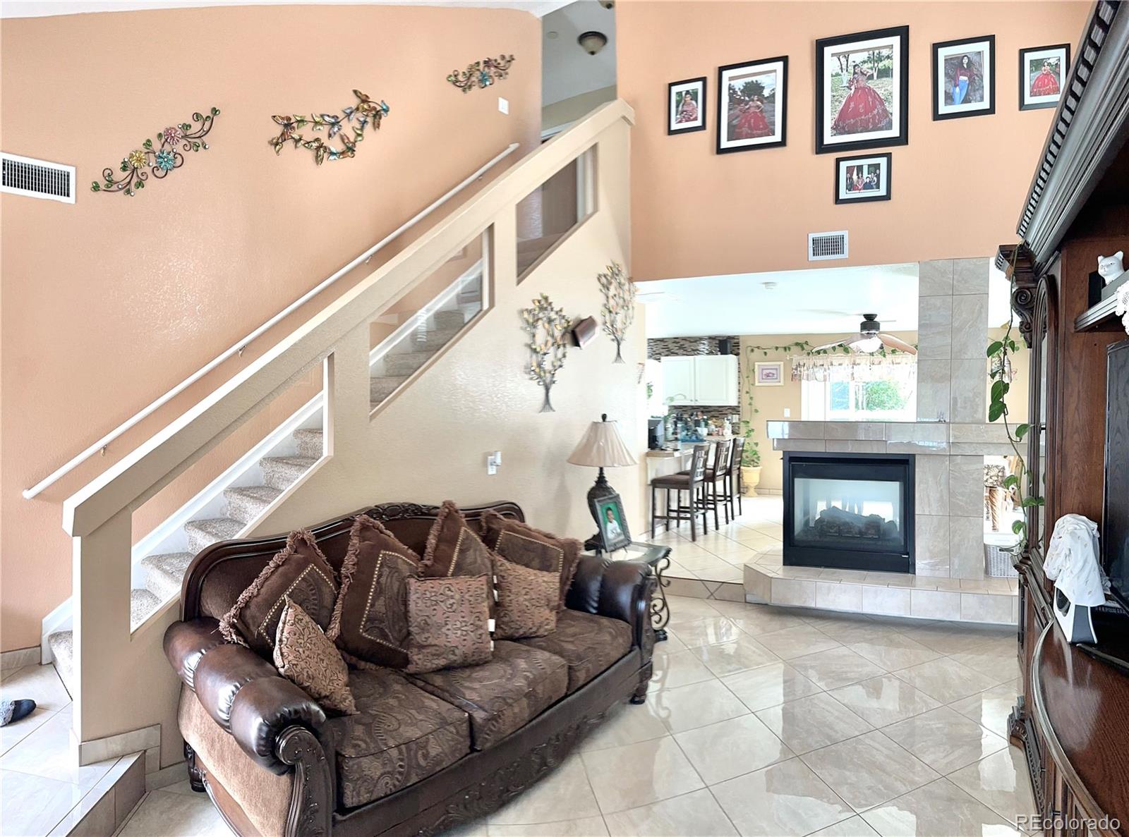 MLS Image #3 for 20476  robins drive,denver, Colorado