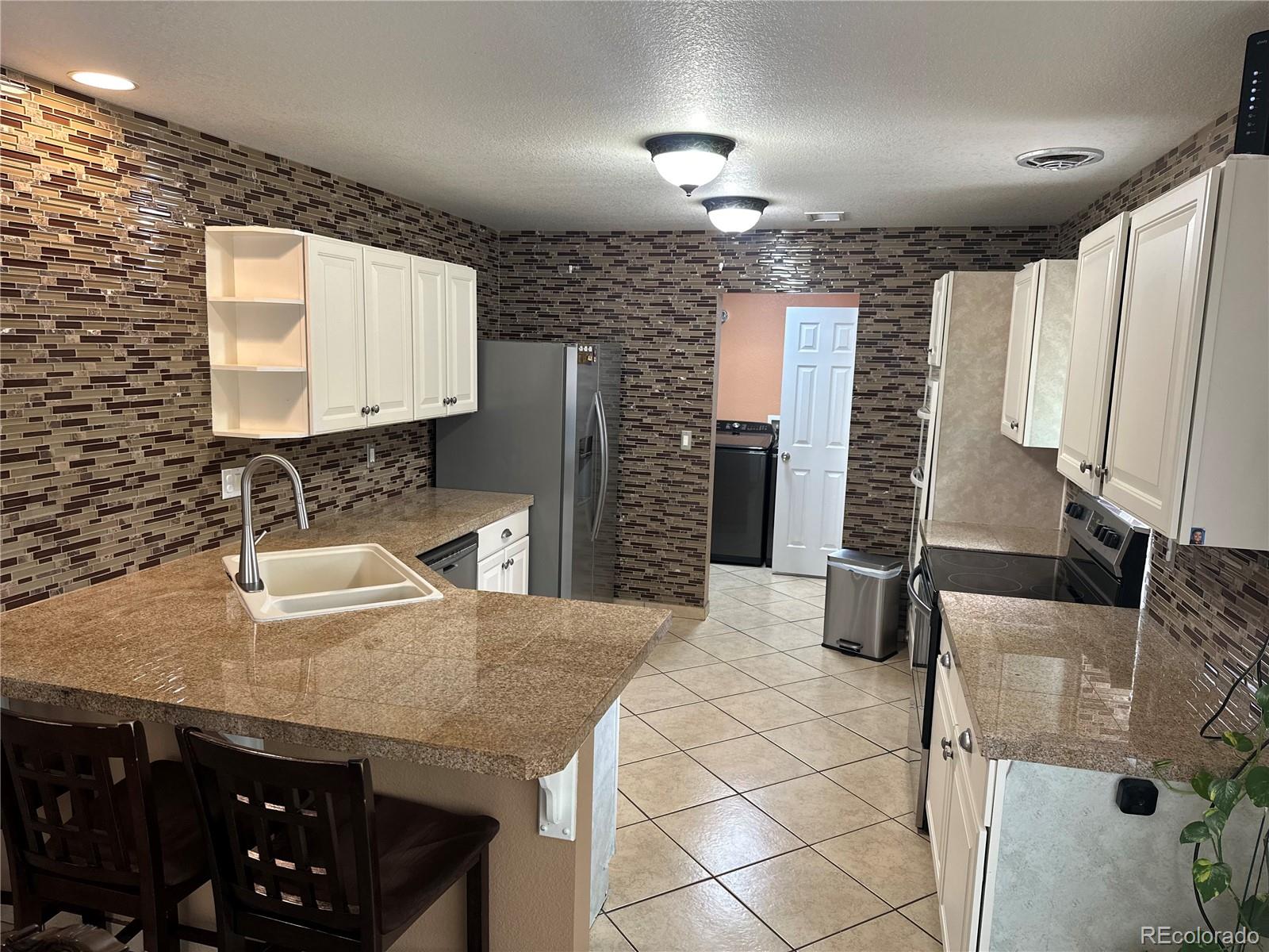 MLS Image #5 for 20476  robins drive,denver, Colorado