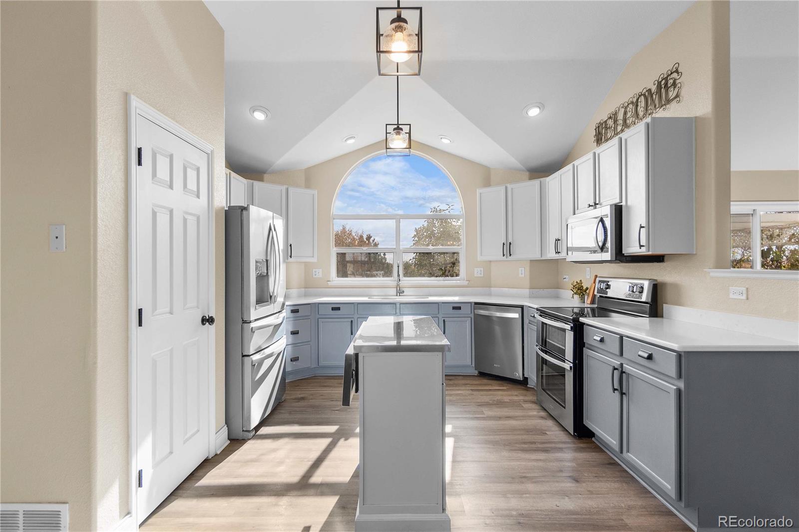 MLS Image #14 for 55580 e 39th avenue,strasburg, Colorado