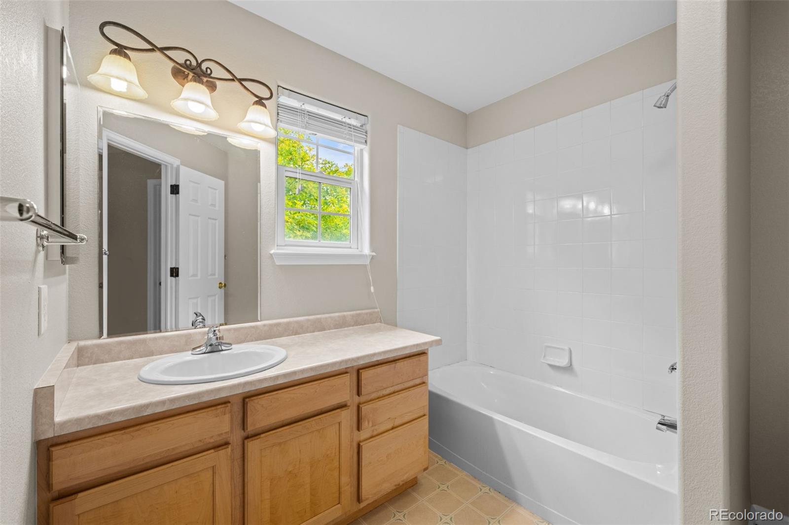 MLS Image #11 for 736  gateway circle,lafayette, Colorado