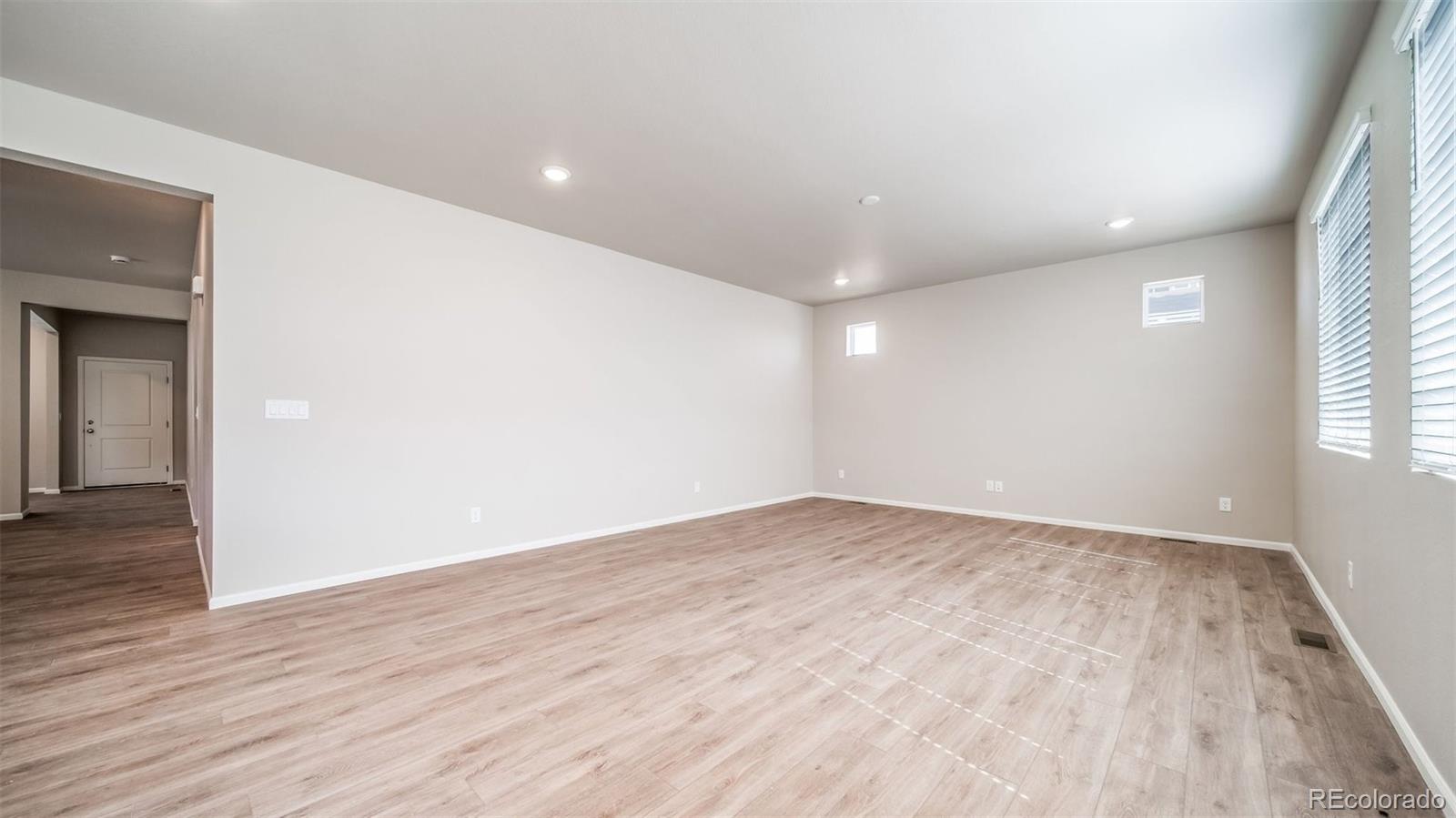 MLS Image #10 for 22362 e 38th place,aurora, Colorado
