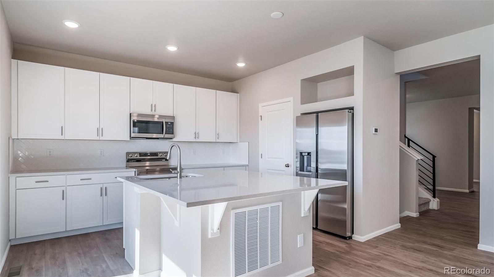 MLS Image #5 for 22362 e 38th place,aurora, Colorado