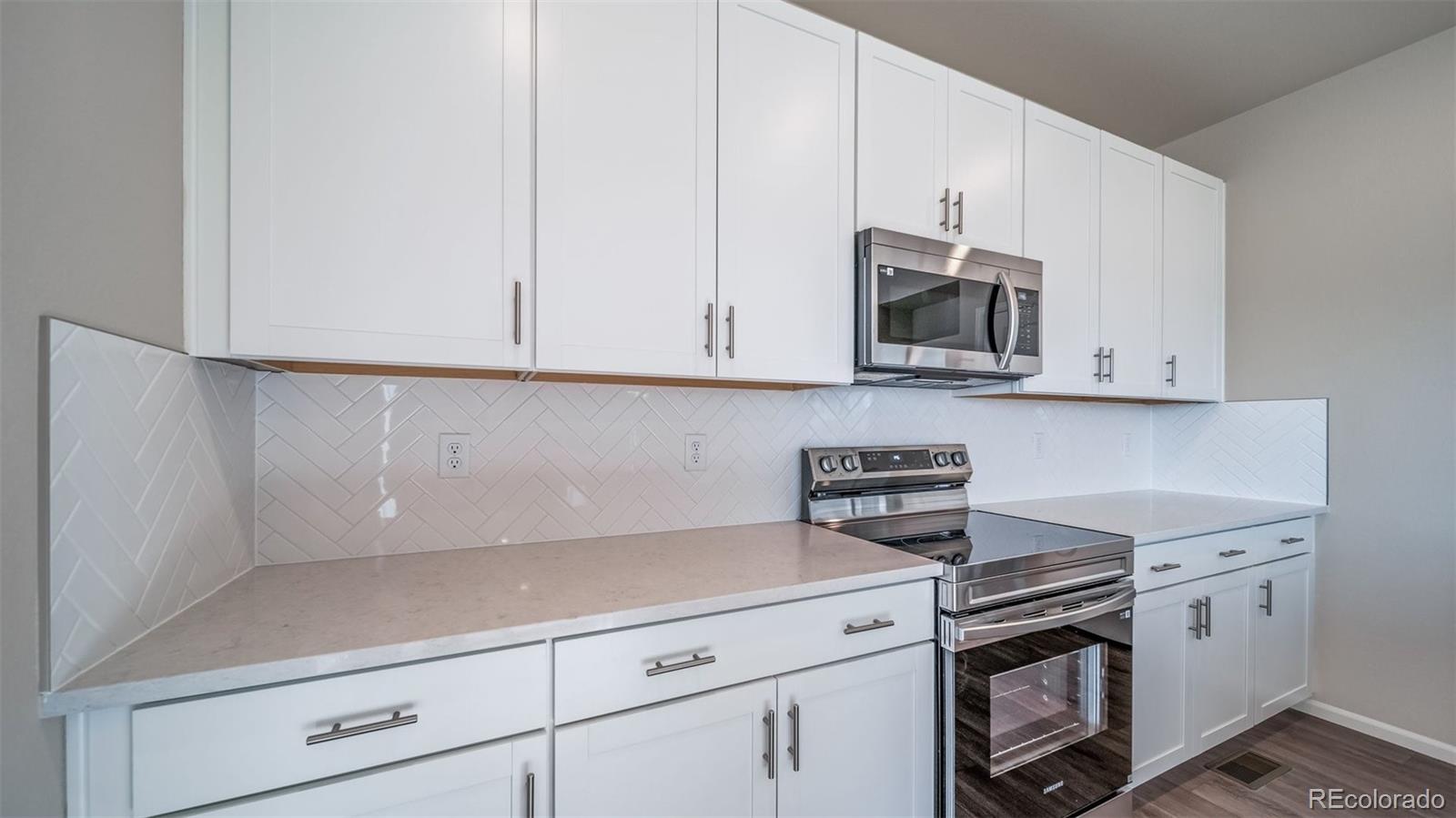 MLS Image #6 for 22362 e 38th place,aurora, Colorado