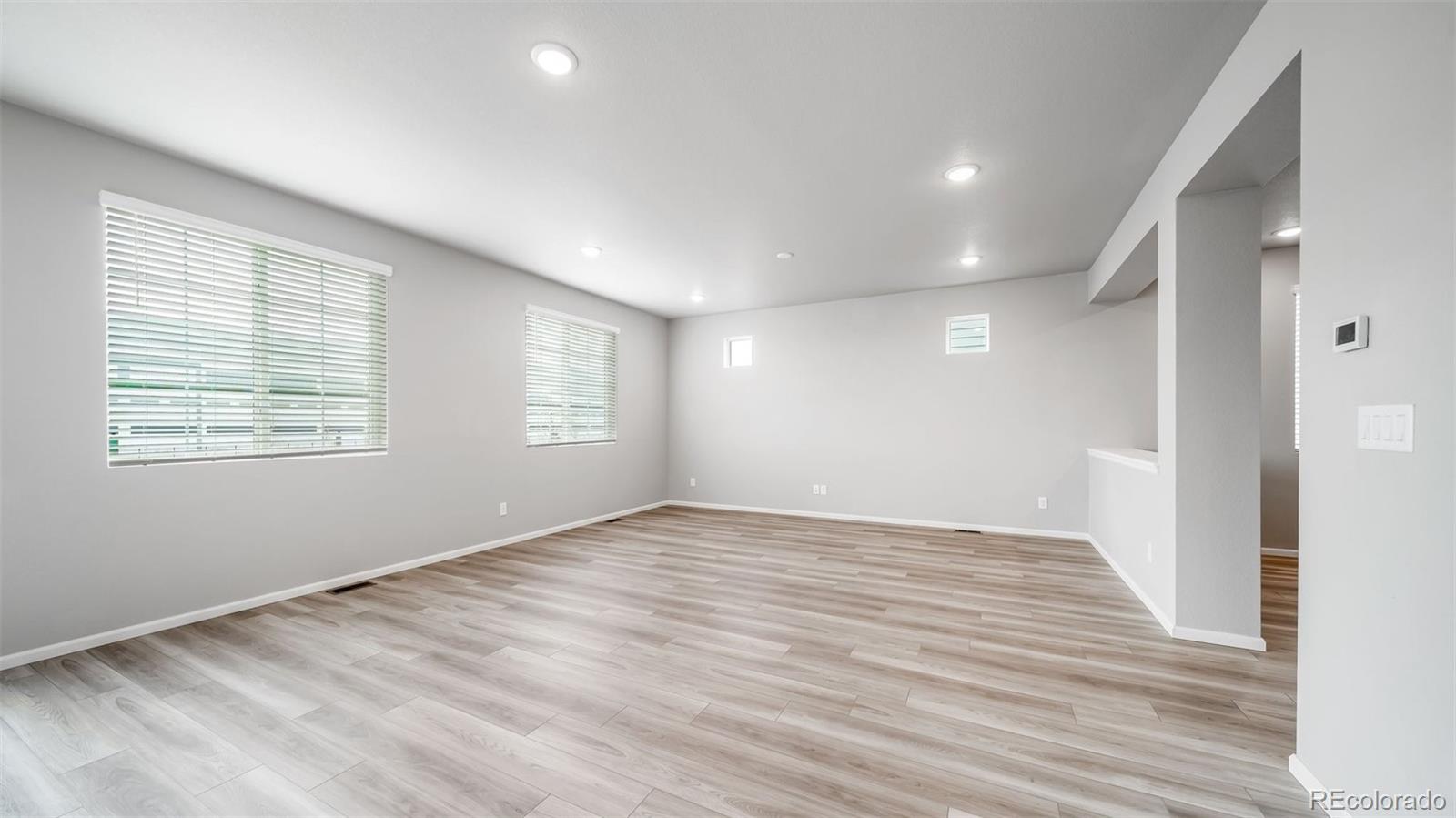 MLS Image #15 for 22332 e 38th place,aurora, Colorado