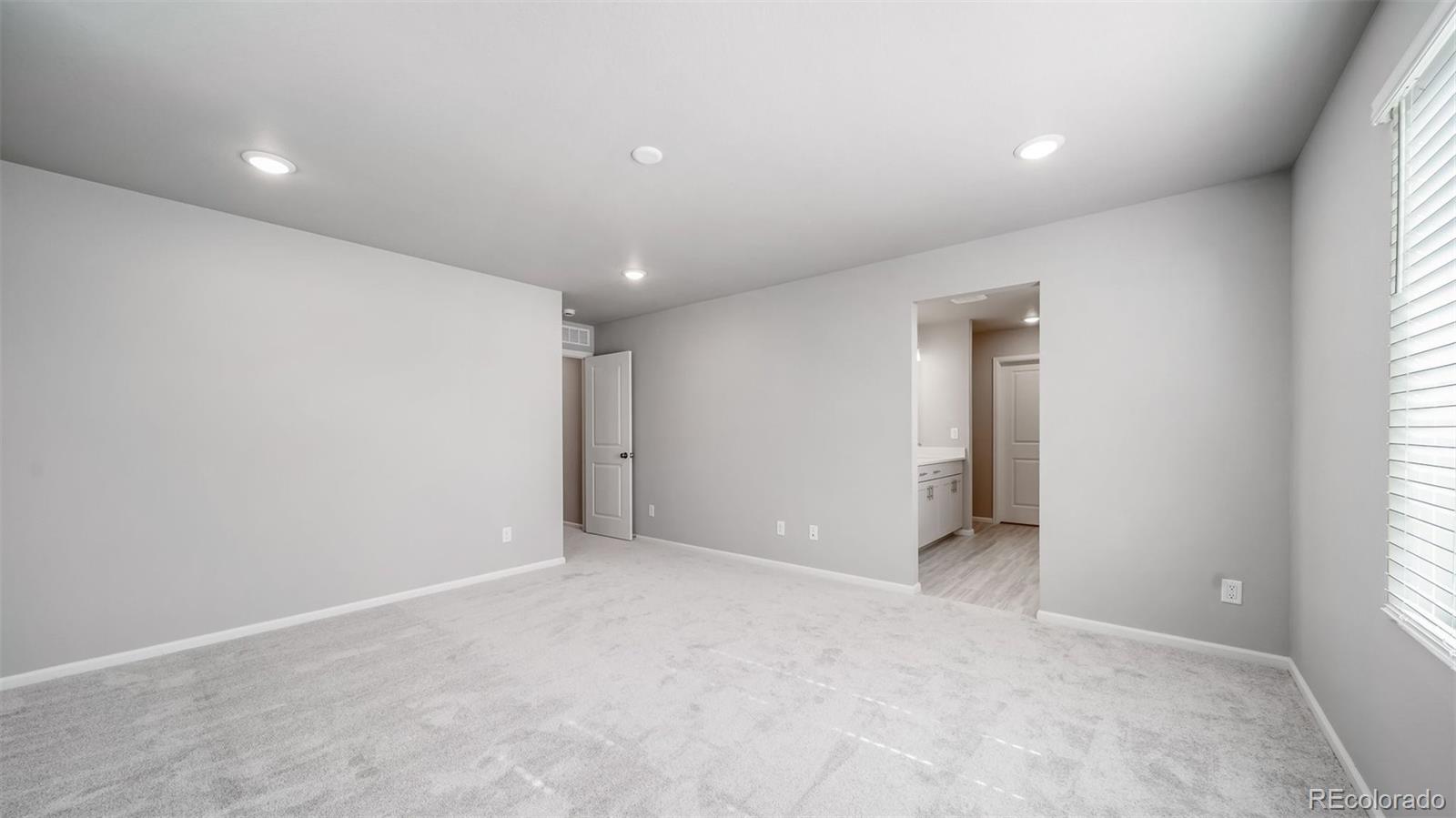 MLS Image #22 for 22332 e 38th place,aurora, Colorado