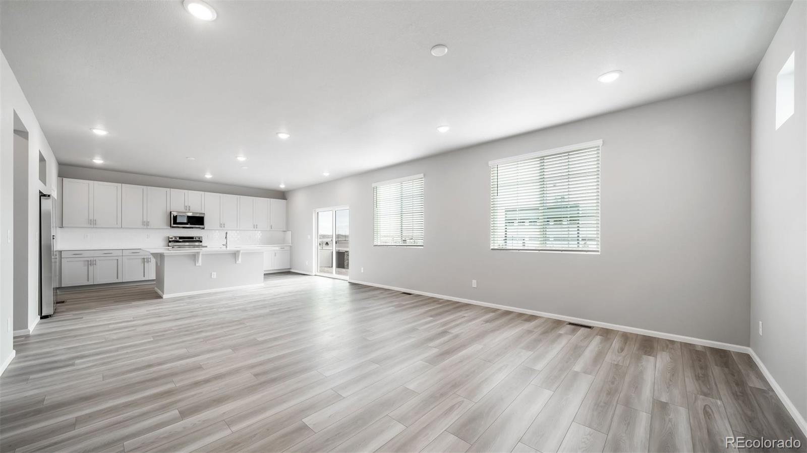MLS Image #6 for 22332 e 38th place,aurora, Colorado