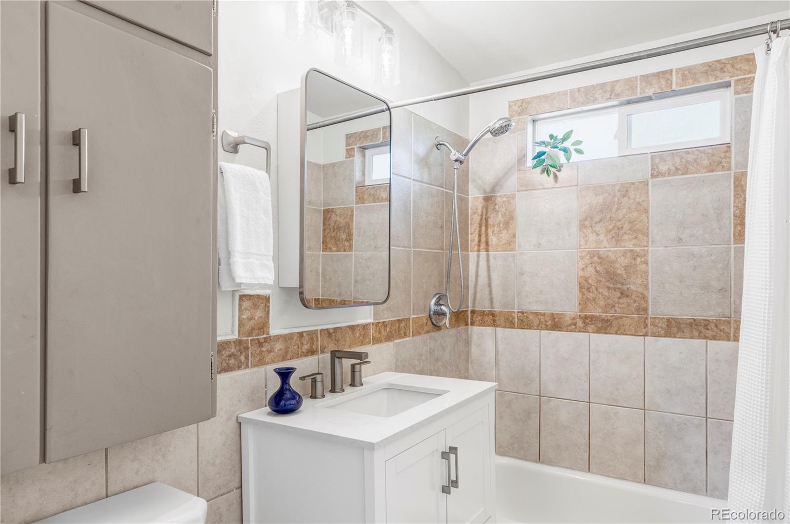 MLS Image #11 for 2650 s perry street,denver, Colorado