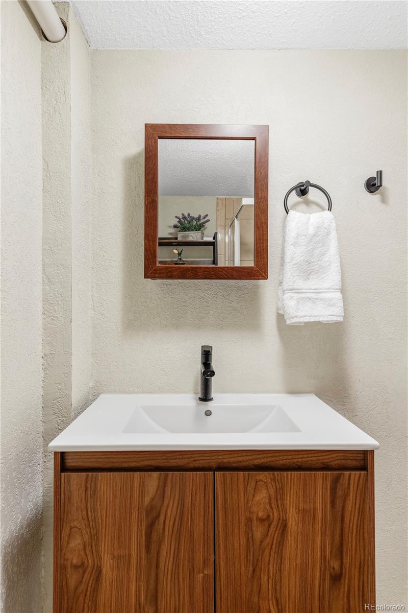 MLS Image #16 for 2650 s perry street,denver, Colorado