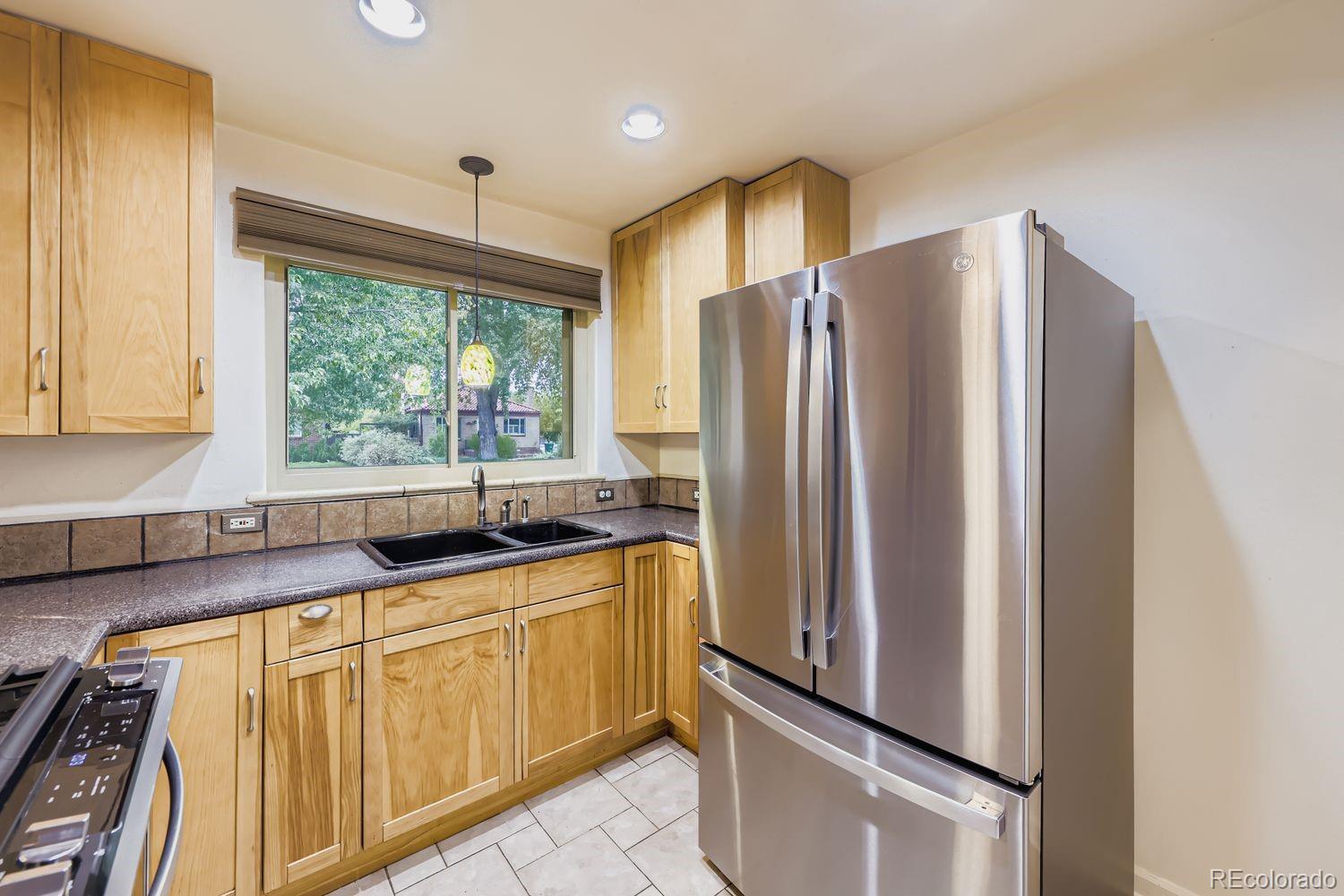 MLS Image #11 for 742  ivanhoe street,denver, Colorado