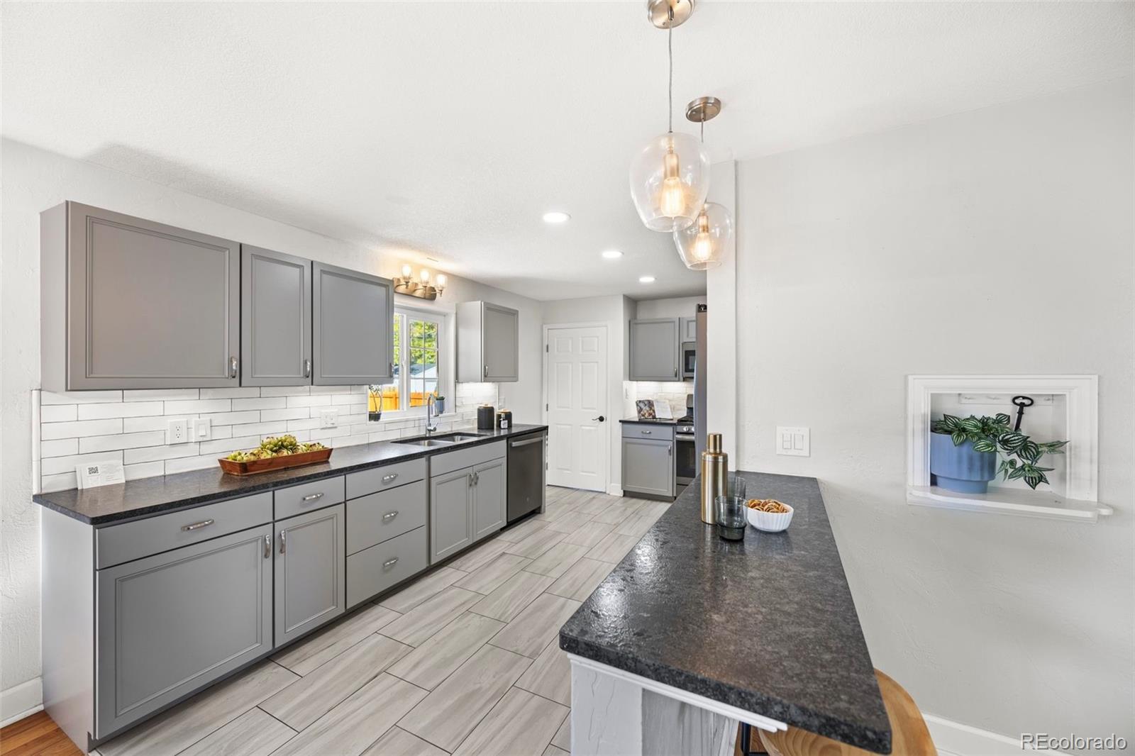 MLS Image #12 for 4893 s sherman street,englewood, Colorado