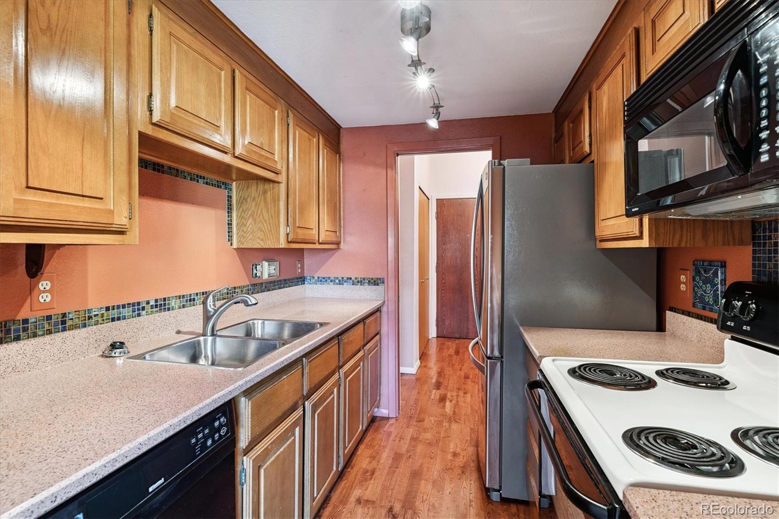 MLS Image #18 for 534 e 7th avenue 307,denver, Colorado