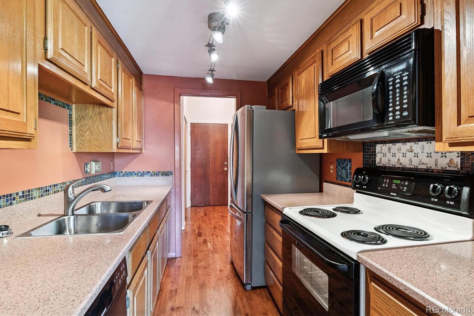 MLS Image #19 for 534 e 7th avenue 307,denver, Colorado