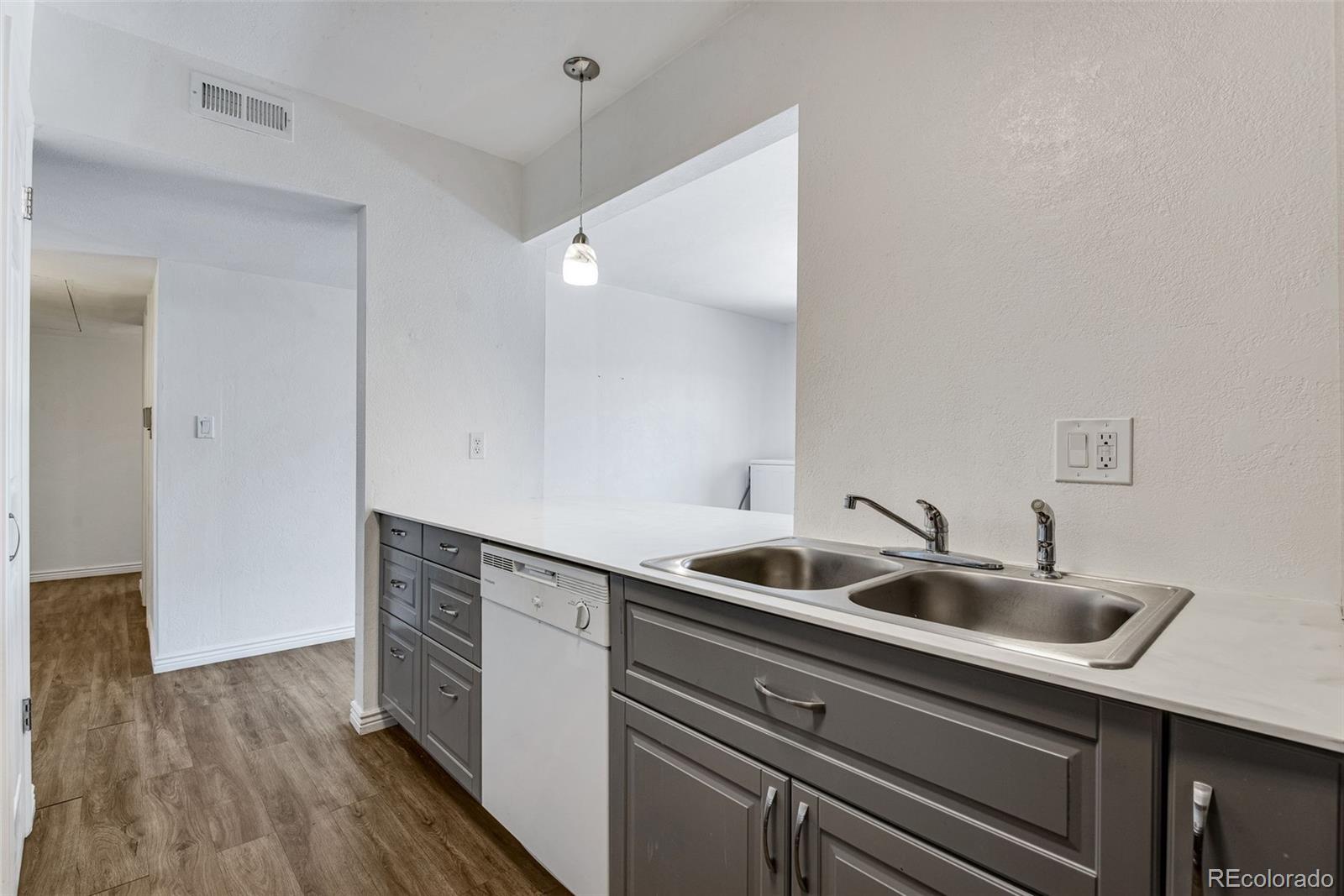 MLS Image #5 for 3855 s monaco street 209,denver, Colorado