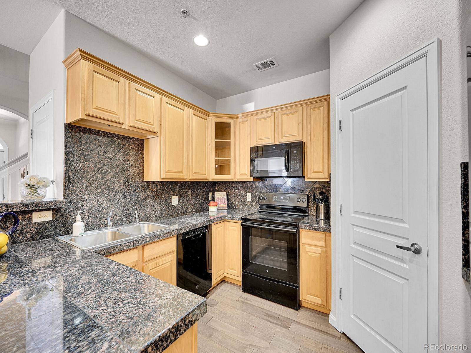MLS Image #9 for 9984 w jewell avenue c,lakewood, Colorado