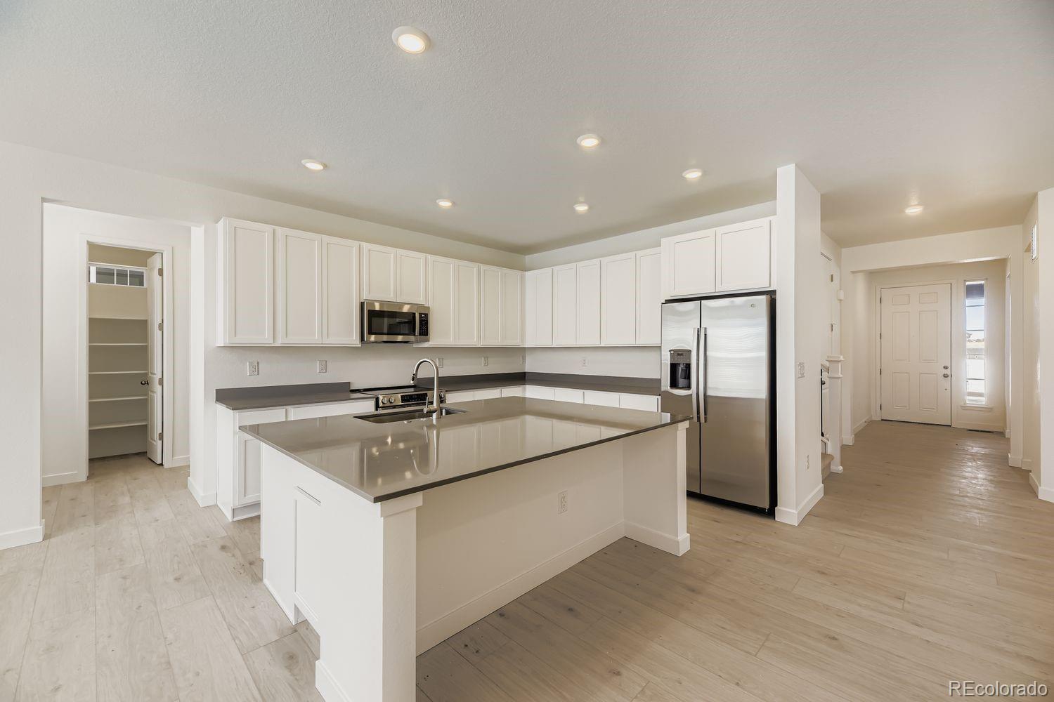 MLS Image #4 for 12710 w glasgow place,littleton, Colorado