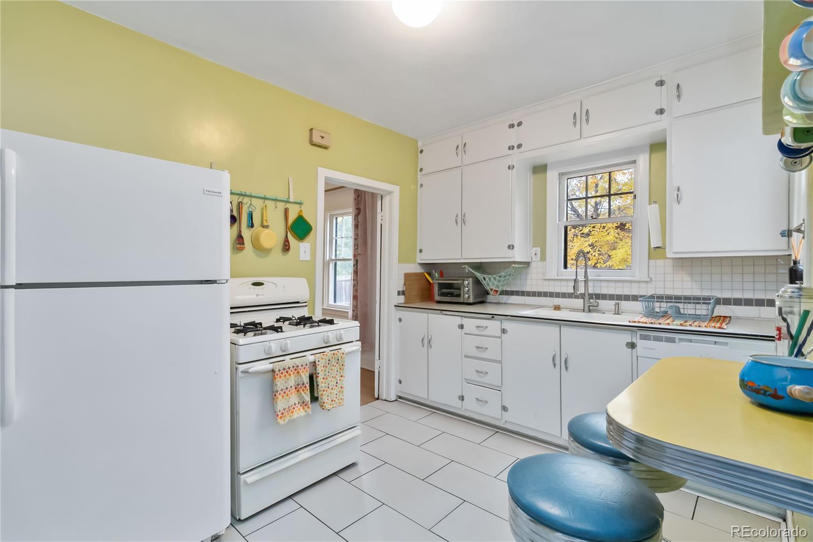 MLS Image #10 for 45 s grove street,denver, Colorado