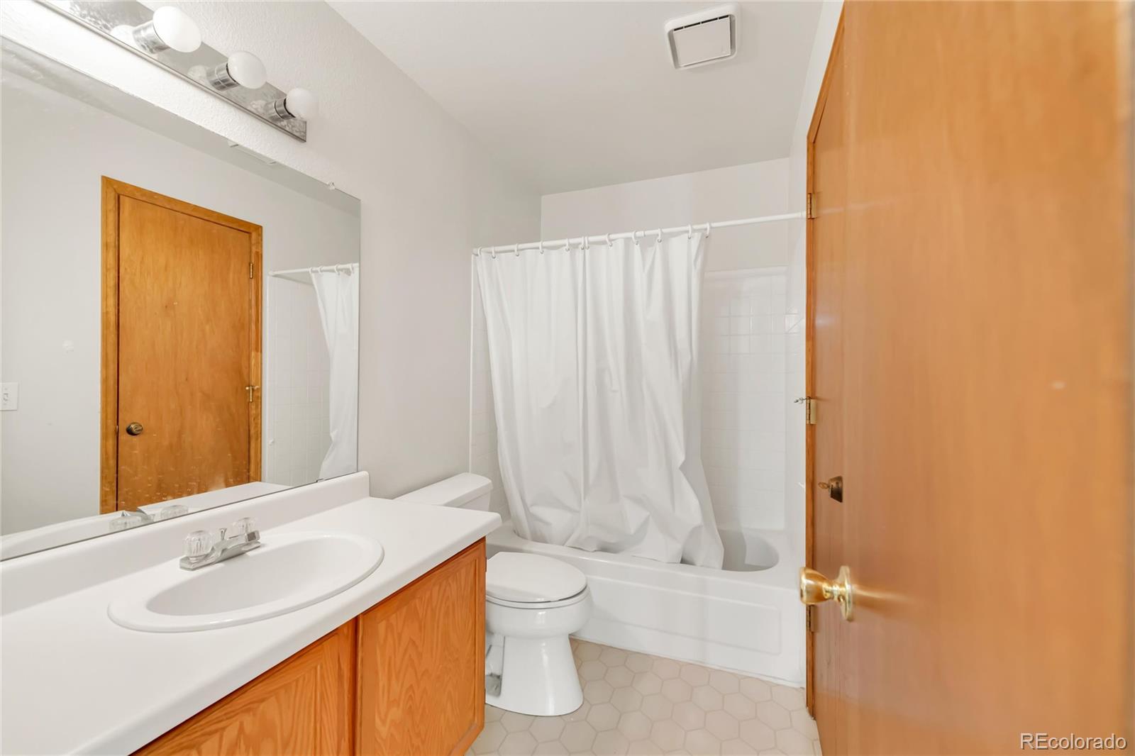 MLS Image #14 for 5704 w asbury place 204,lakewood, Colorado
