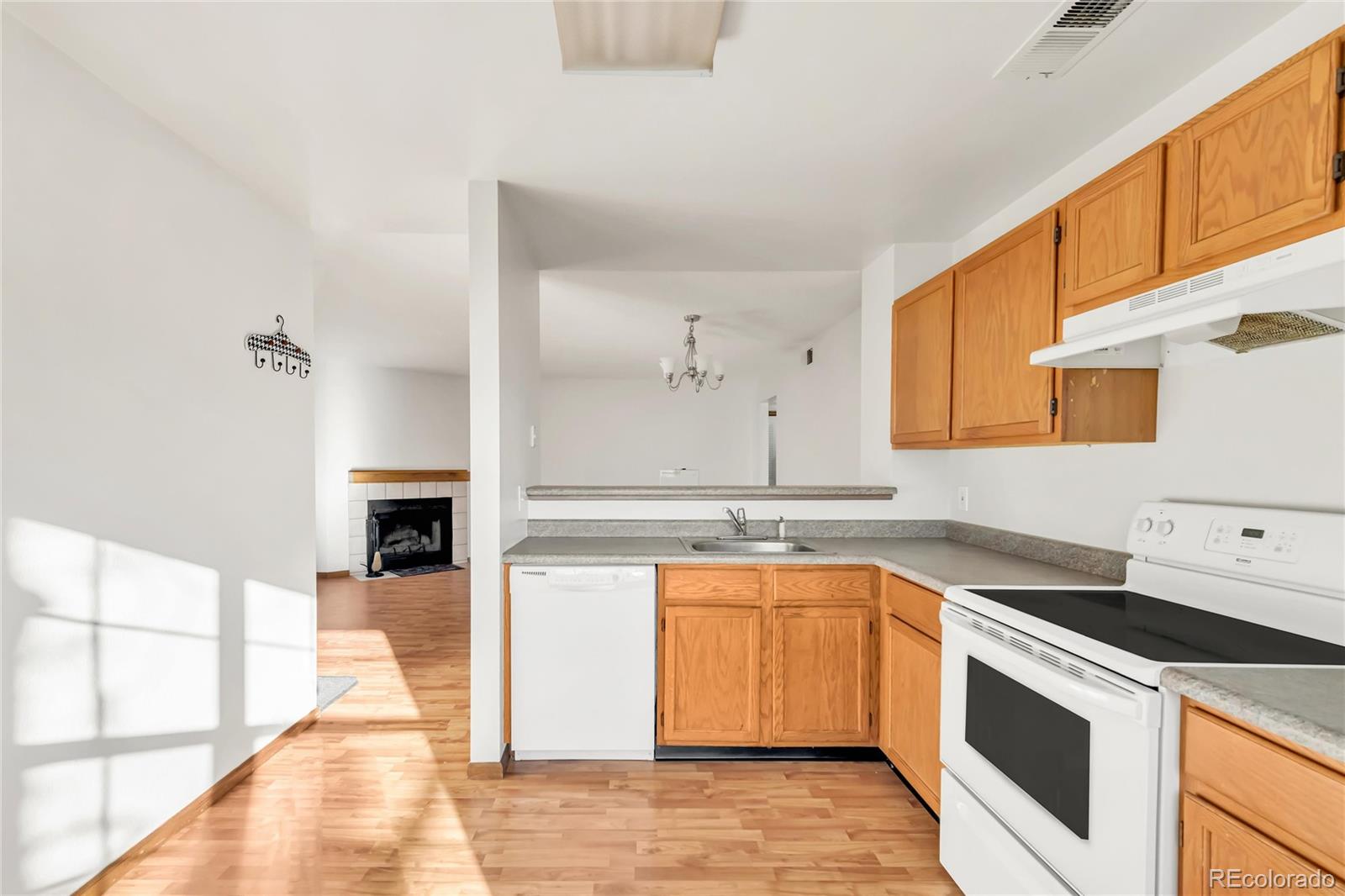 MLS Image #7 for 5704 w asbury place 204,lakewood, Colorado